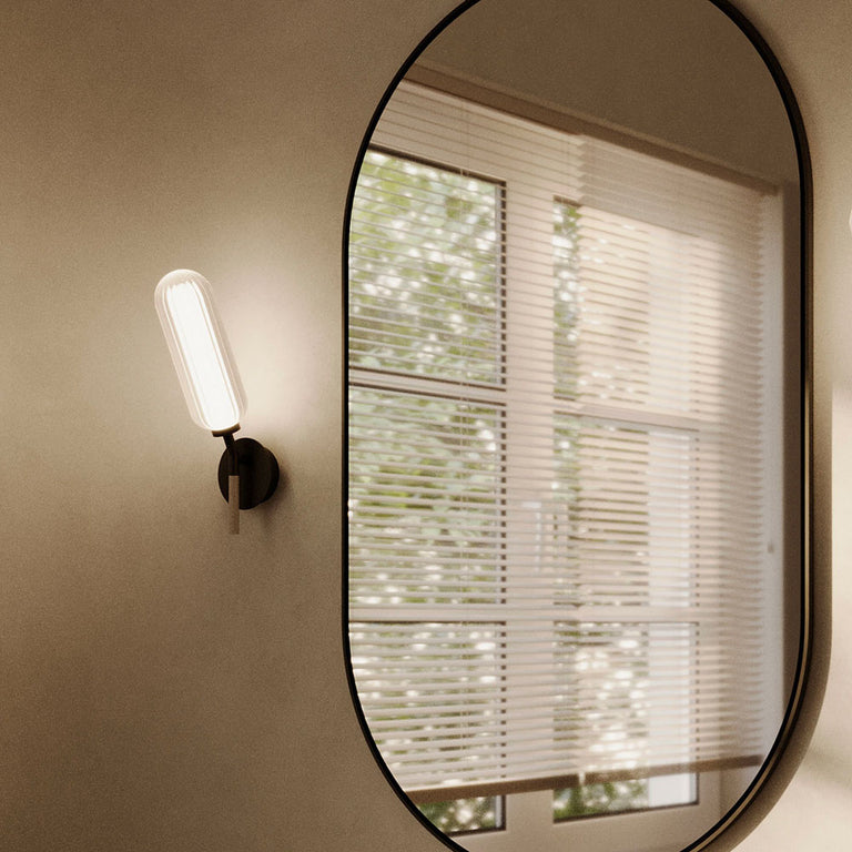 Lari LED Wall Light