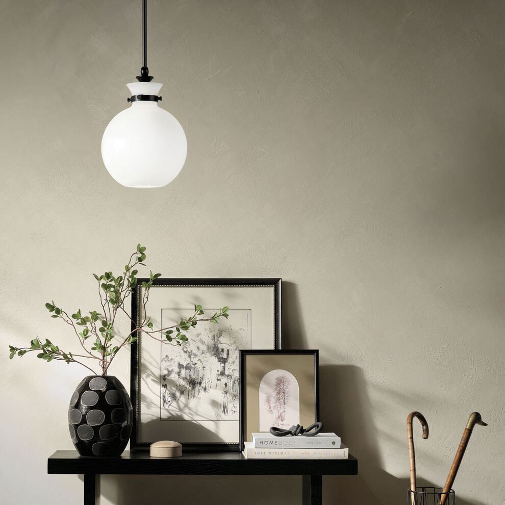 Laria Round Small Pendant Black / Opal