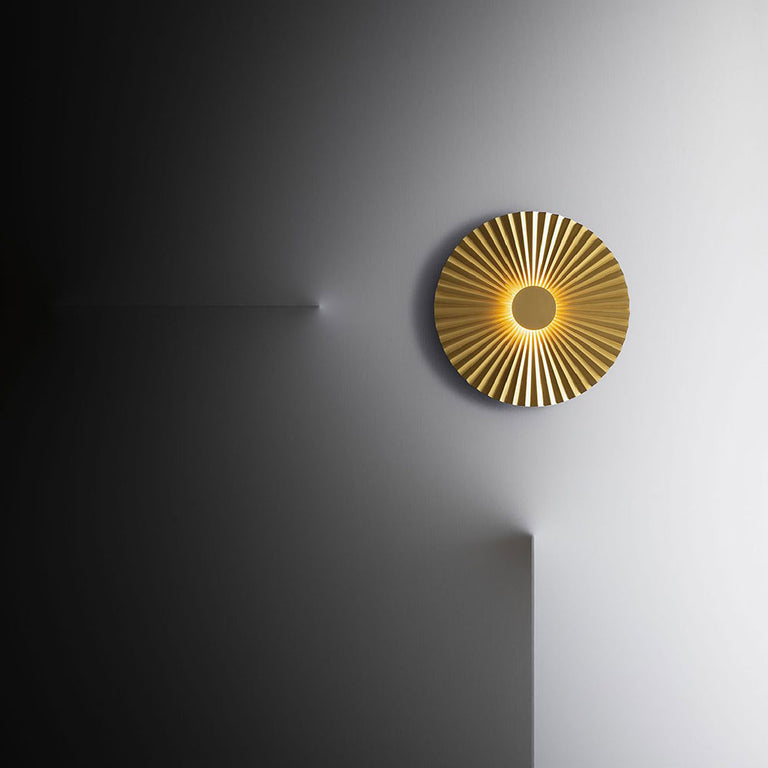 Plie Medium 10W LED Wall Light Natural Brass / Warm White - 284.05.ON