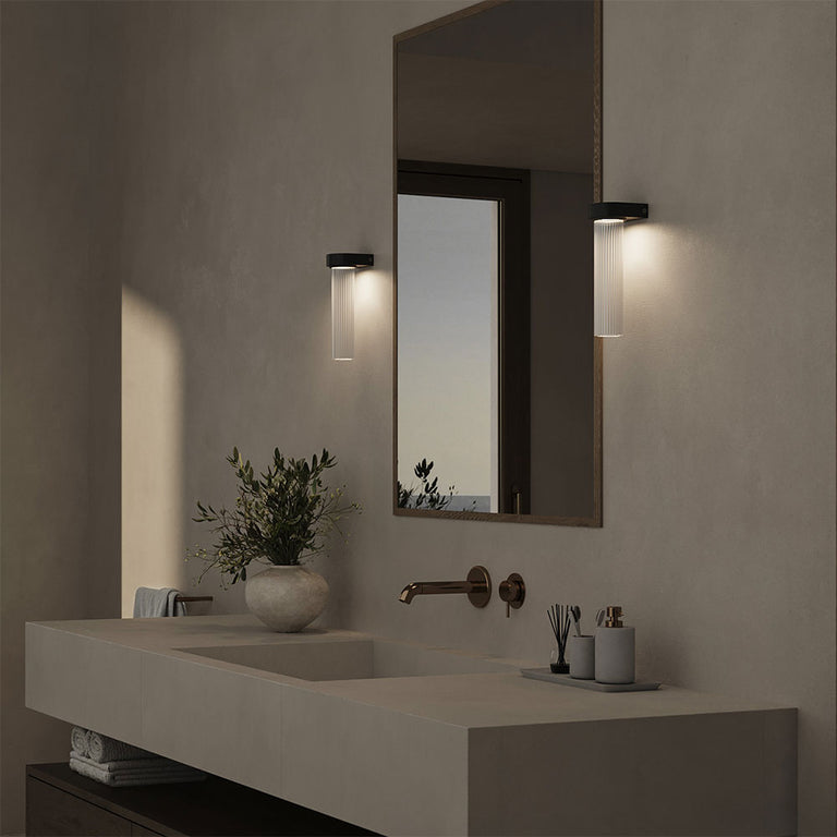 Edge LED Wall Light Iron / Clear Ripped