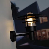 Lonstrup 32 Wall Light Black - 71411003