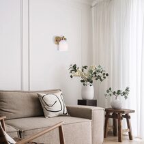 Interior White Jar Alabaster With Brass Highlight Wall Light - TUFO-W1